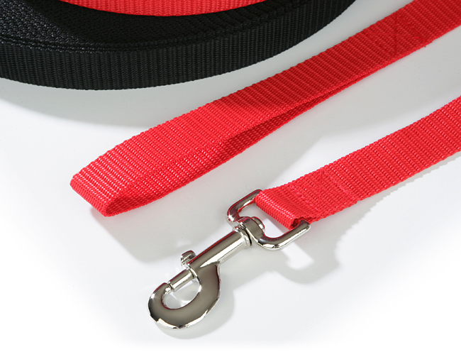 Piggy Harnesses - 25mm lead in red with chrome trigger fitting.